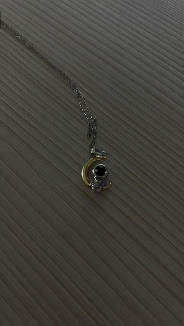 Customer photo review of Collar Recuerdo Eterno