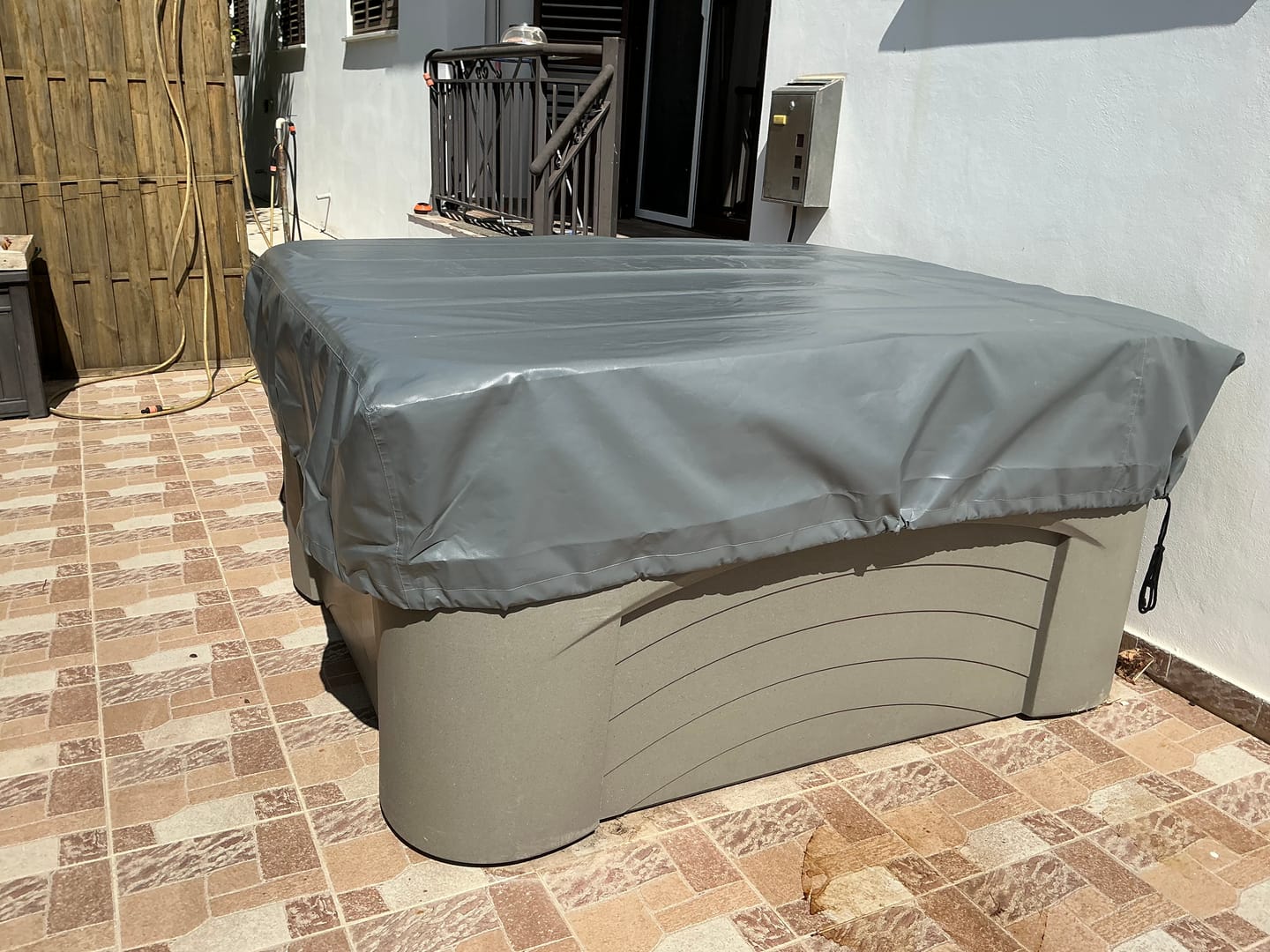 Customer photo review of Custom Outdoor Table Covers