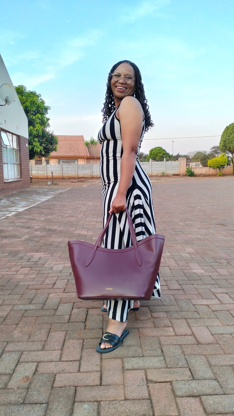 Customer photo review of The Nia tote bag