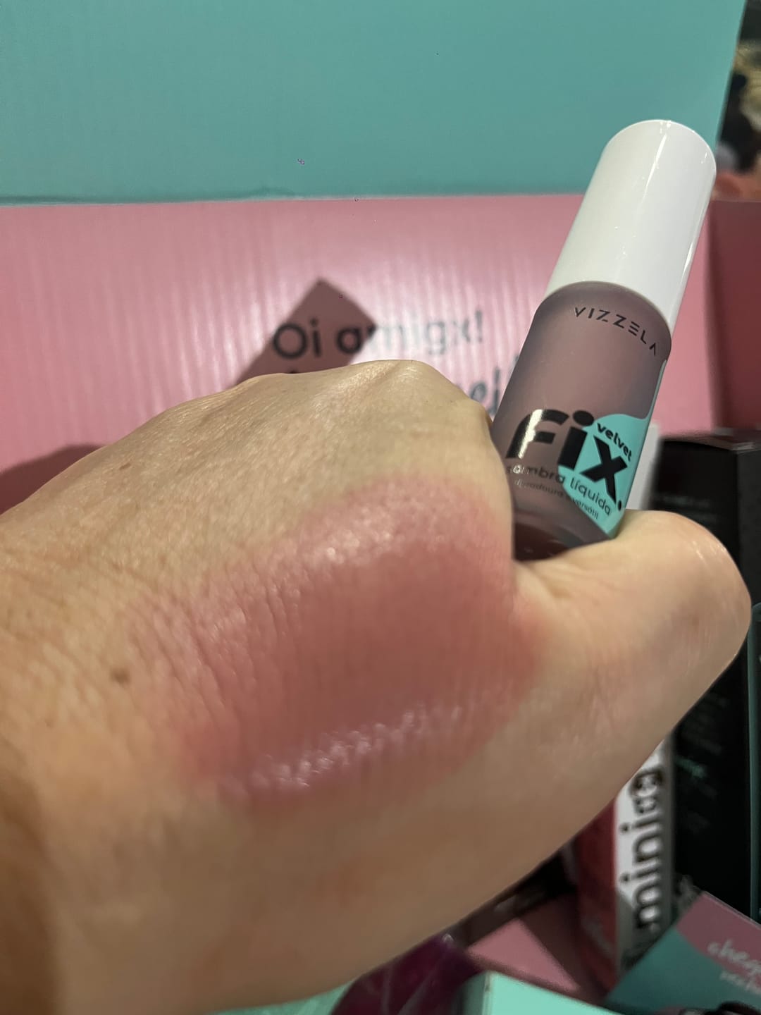 Customer photo review of Sombra Líquida Velvet Fix - Vizzela