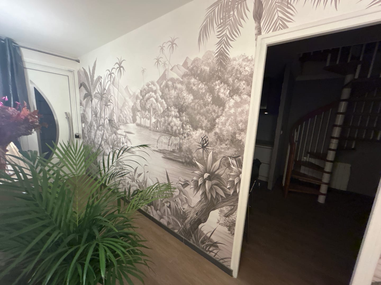 Customer photo review of Papier peint panoramique jungle pittoresque
