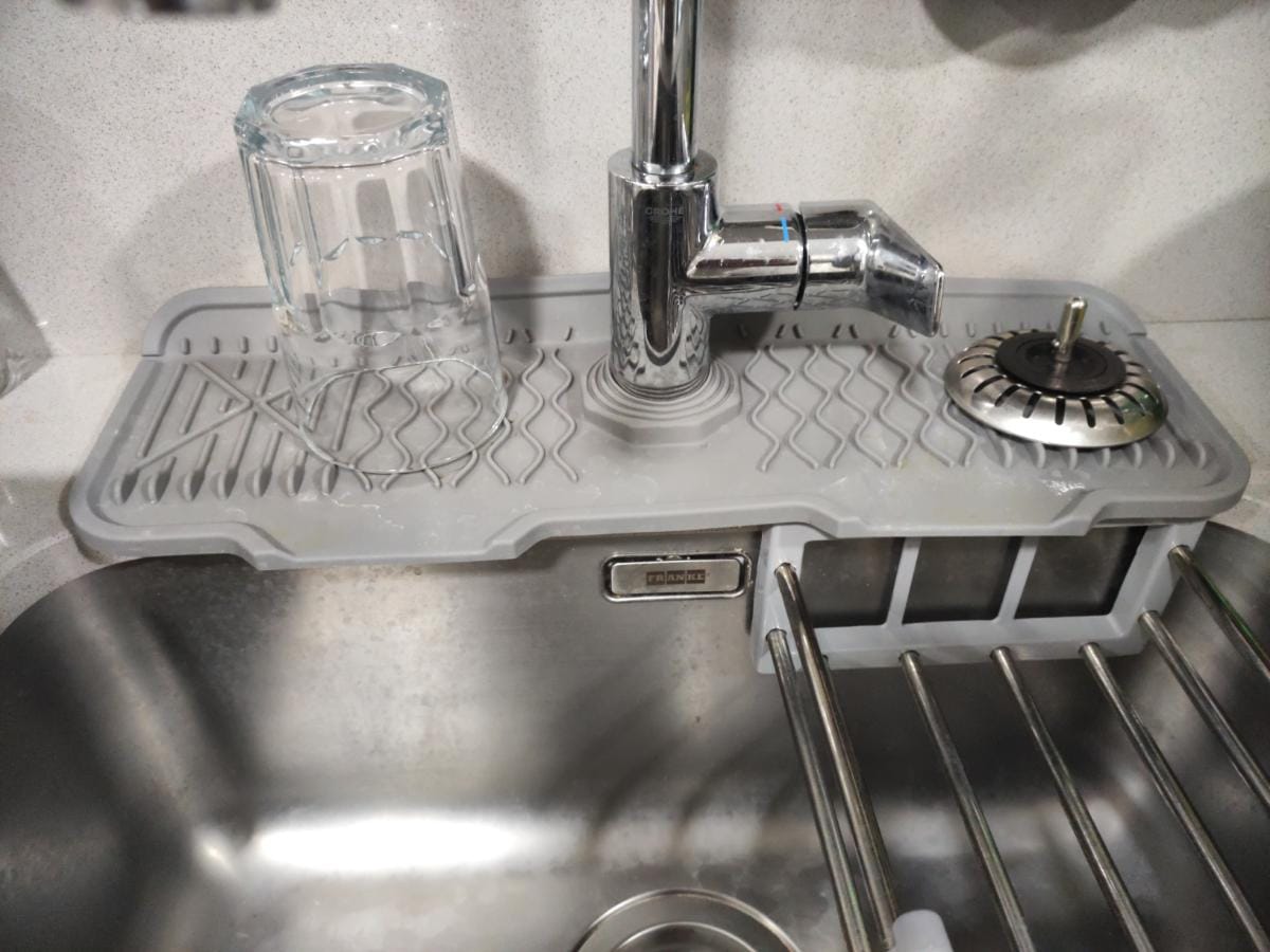 Customer photo review of Aqua Slope Rubber Faucet Sink Mat