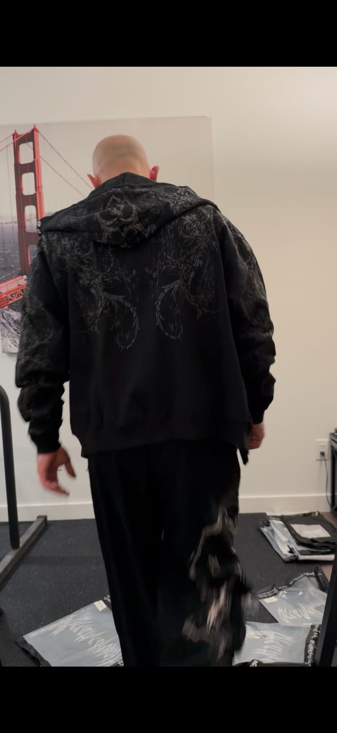 Customer photo review of Sanctuary Oversized Zip-up Hoodie [WITHER]