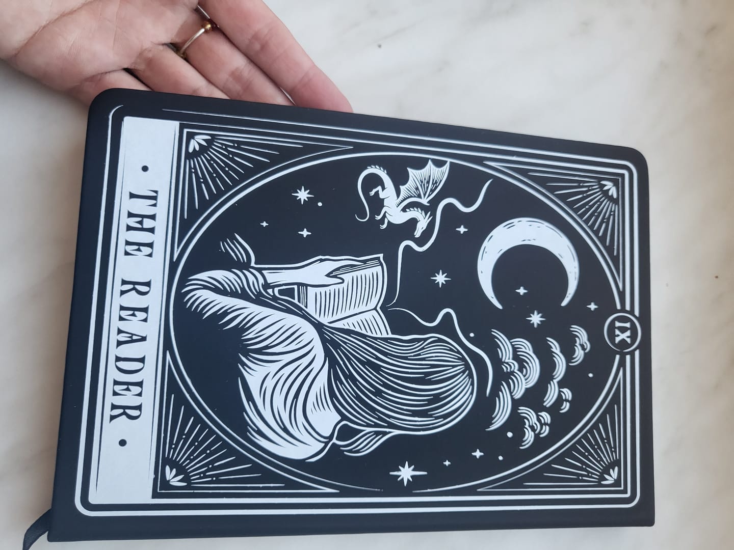 Customer photo review of Das Nachtorakel A5 Notizbuch mit Drachenwächter (100 Seiten liniert)