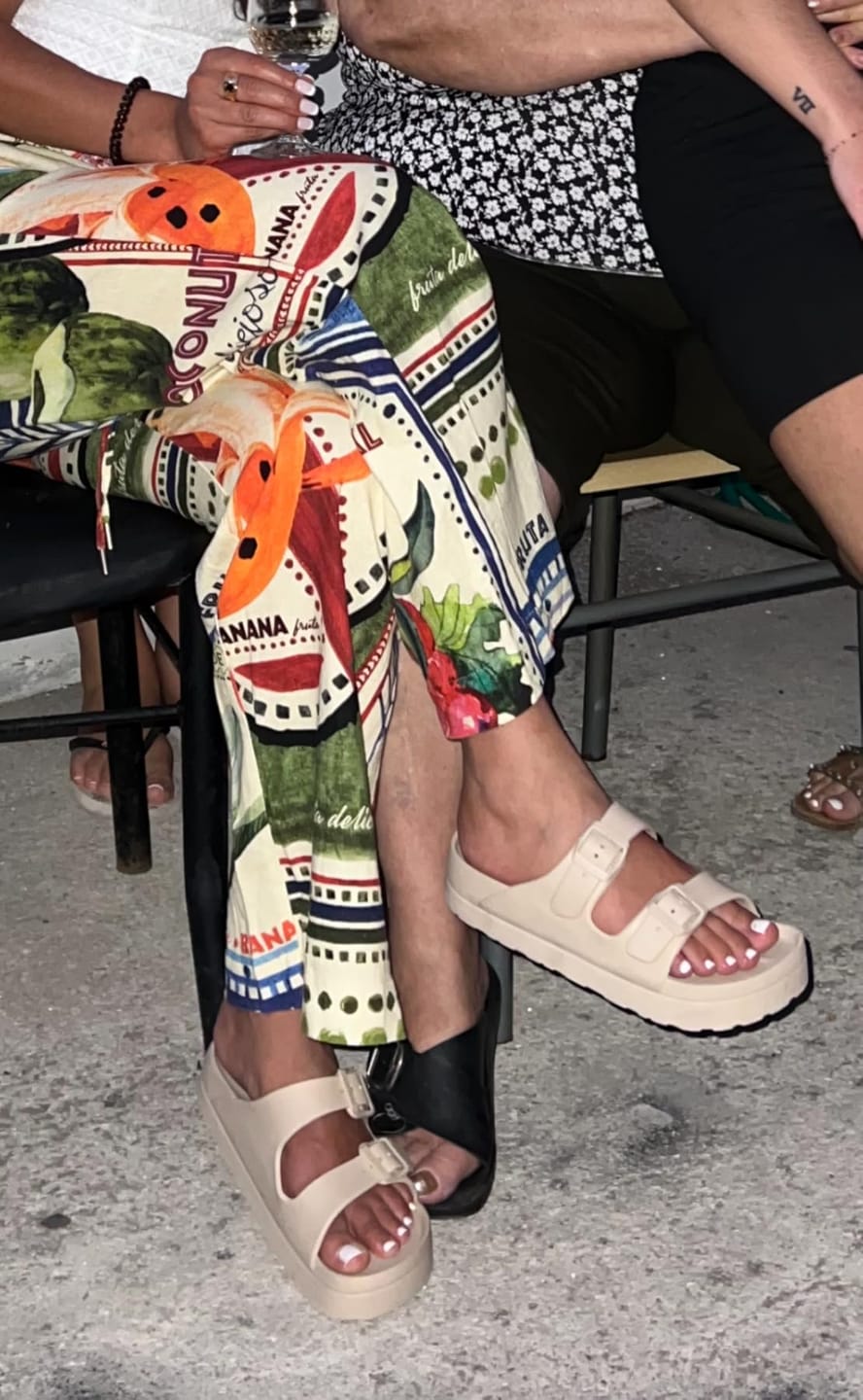 Customer photo review of Snuggi Arch Support Platfrom Sandals