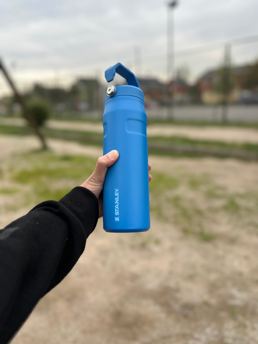 Customer photo review of Botella Térmica Flip Straw Aerolight Azure| 710 ml