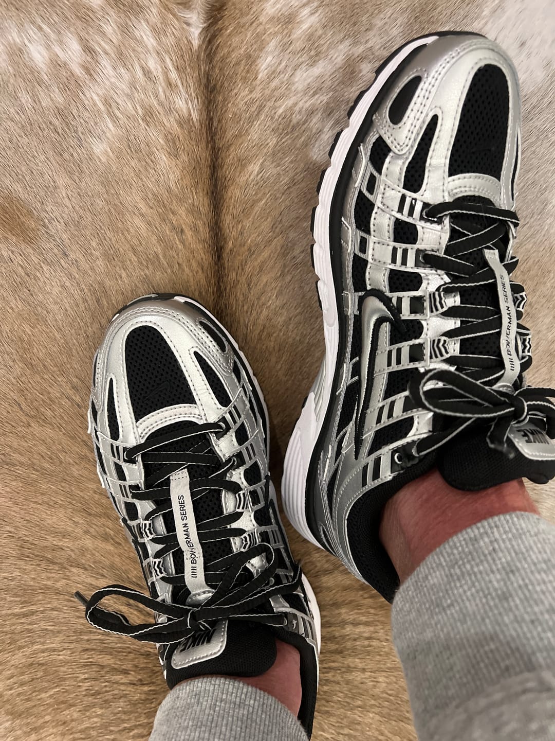 Customer photo review of Nike Wmns P-6000 Metallic Silver Black