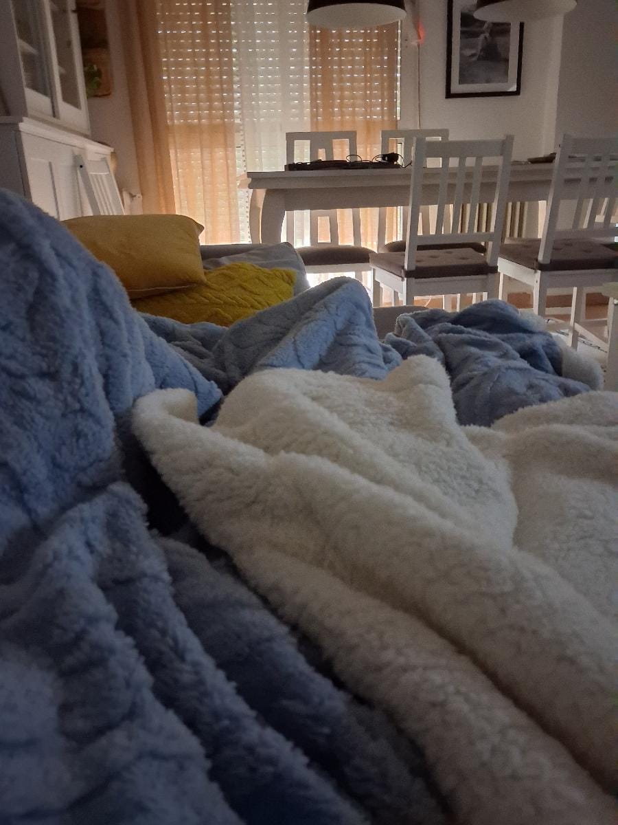 Customer photo review of Elegant Leaf Sherpa Blanket
