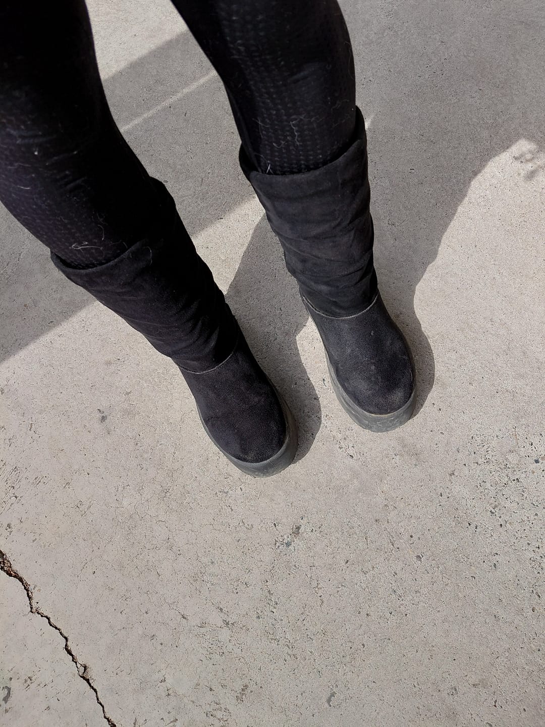 Customer photo review of Bota Plataforma Negra Mujer 6584301