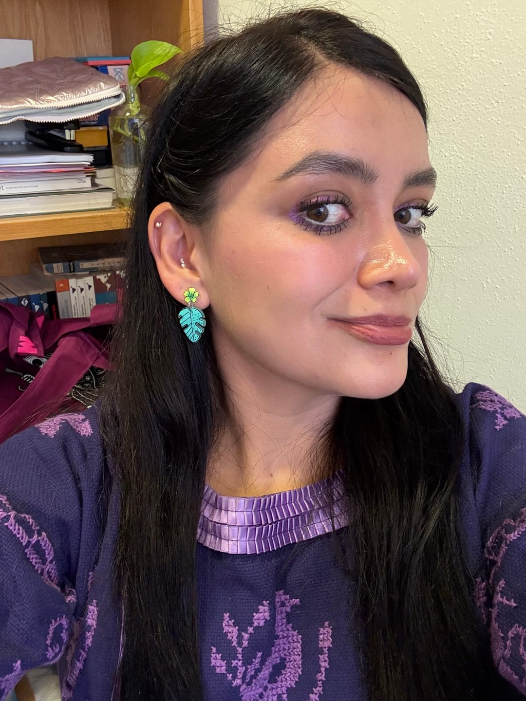 Customer photo review of Aretes Largos | Monstera