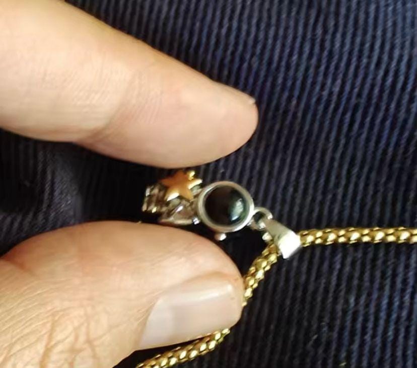 Customer photo review of Collar Recuerdo Eterno