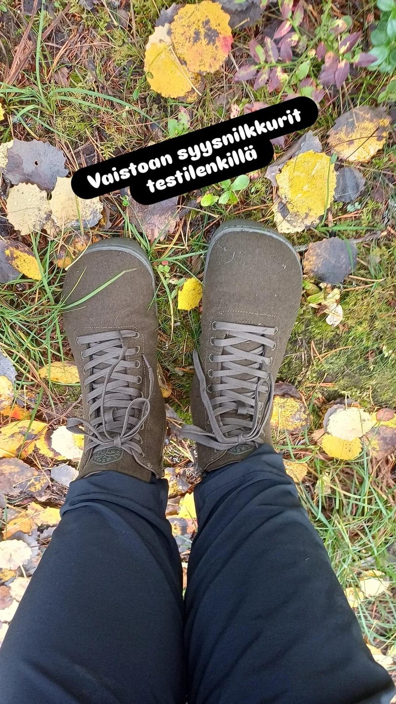 Customer photo review of Vaistoa Tunto 2 -paljasjalkatennarit