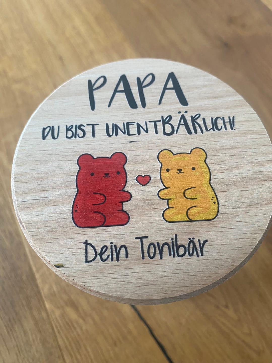 Customer photo review of Storage jar - Indispensable Dad - personalized with name - printed with wooden lid - storage container - for Father's Day - cookie jar - gummy bear - Größe: Groß