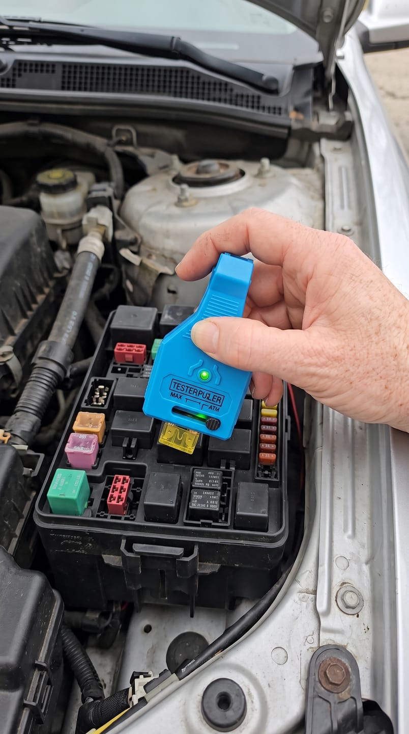 Customer photo review of BoltBuddy™ 2-in-1 Fuse Tester & Puller