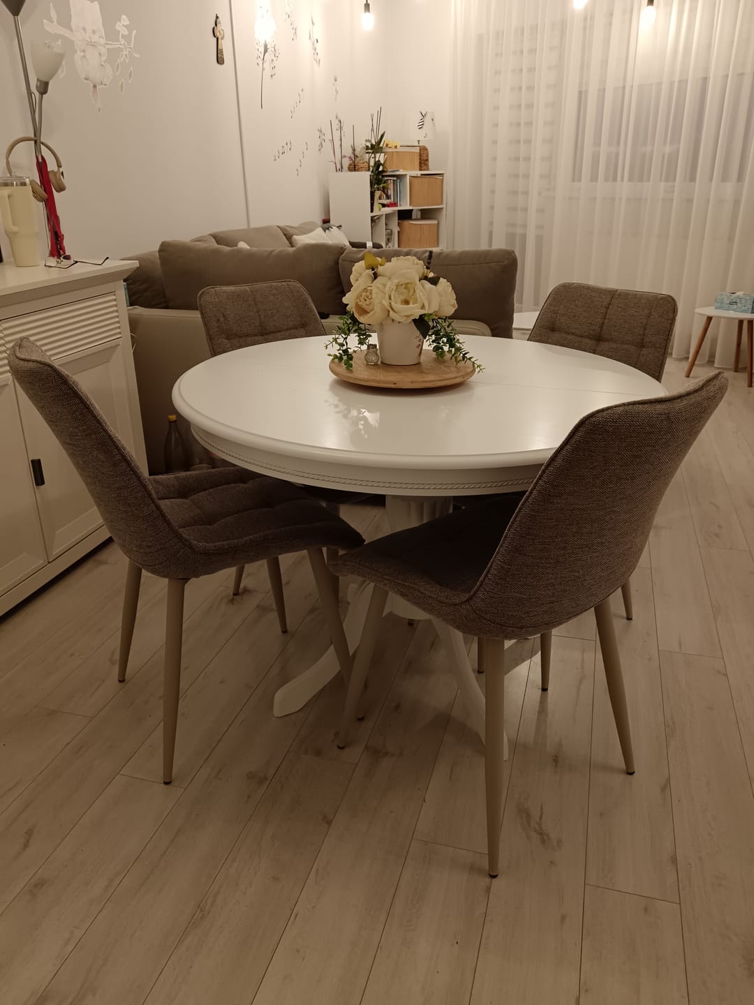 Customer photo review of Scaun CHIC, bej - Brego 34, stofa clasica/metal, 50x58x88 cm