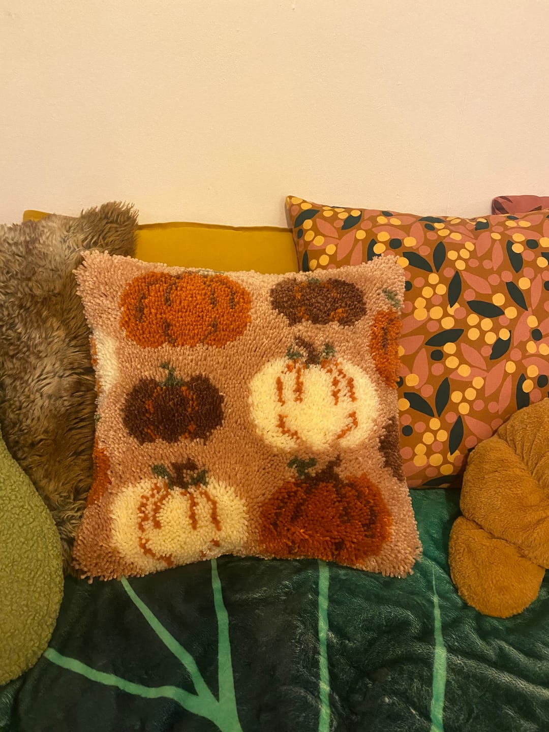 Customer photo review of PUMPKIN SPICE - Latch Hook Cushion Kit