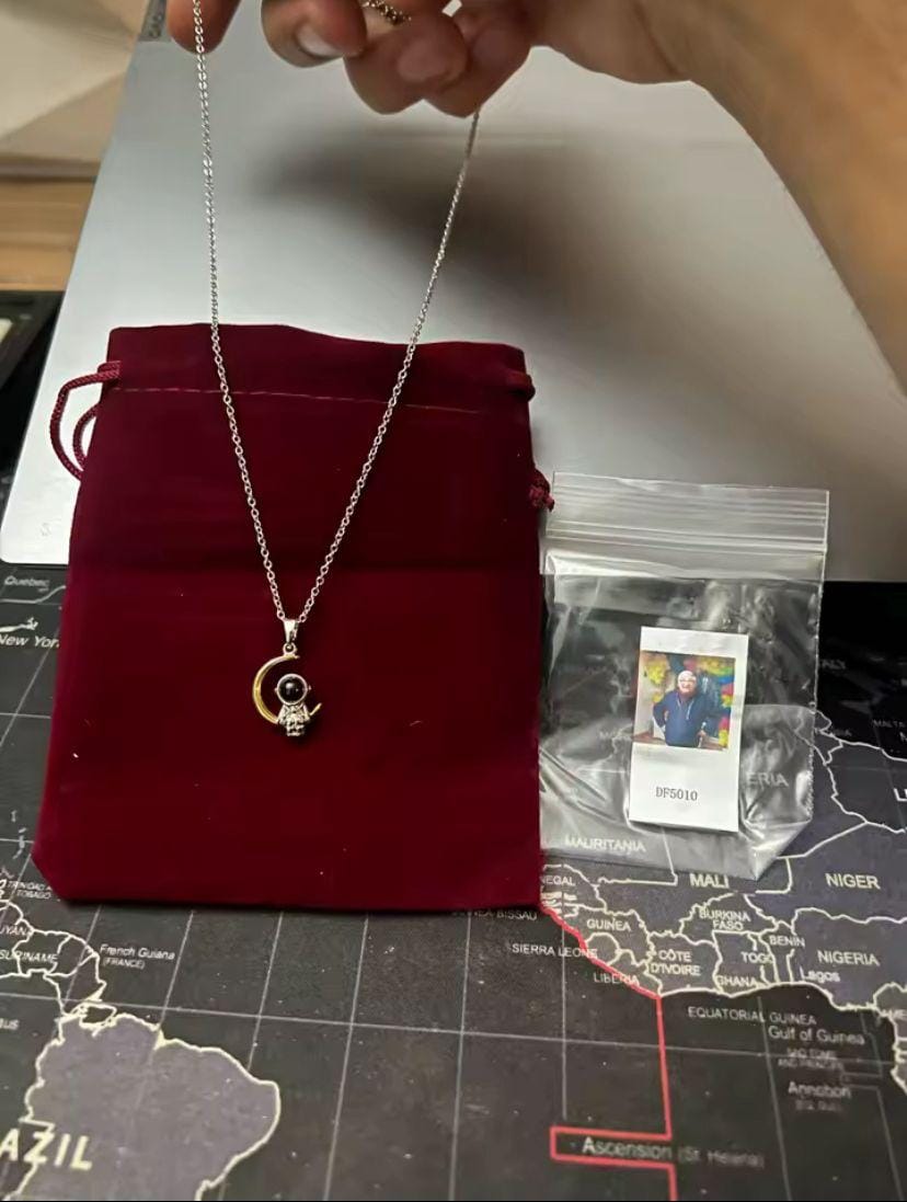 Customer photo review of Collar Recuerdo Eterno
