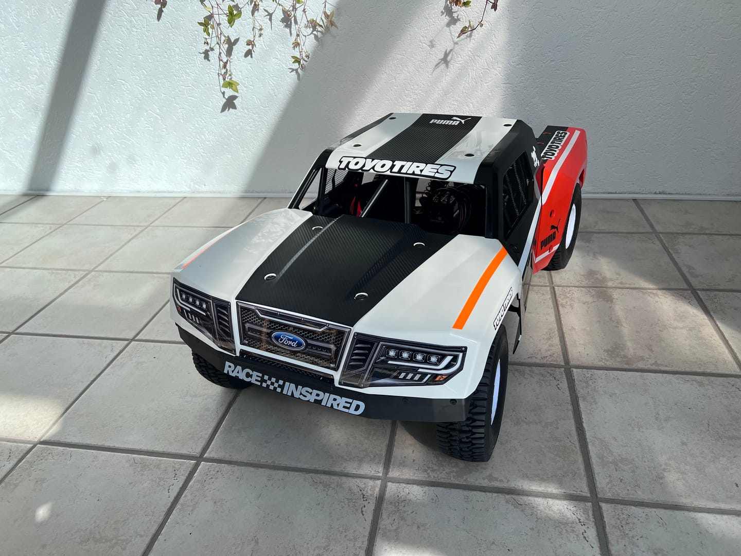 Customer photo review of LOSI 5IVE-TE 3.0 - FRONT DECALS - "EMBLEM 1"