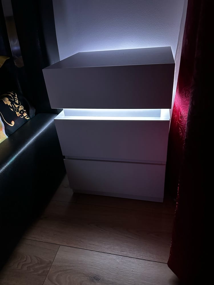 Customer photo review of VASAGLE Noptiera din MDF cu iluminare LED, culori si intensitate reglabile, 35x40x55cm, alb