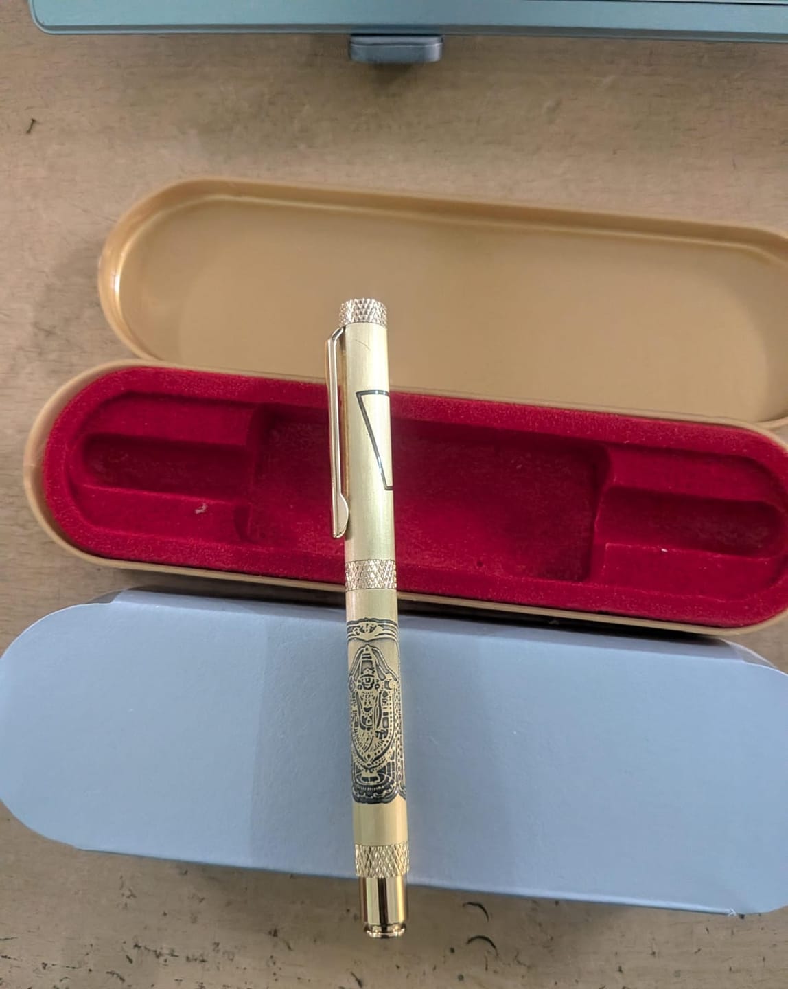 Customer photo review of Tirupati Balaji Blessings Collection Luxury Engraved Pen 5 inch with Golden Box