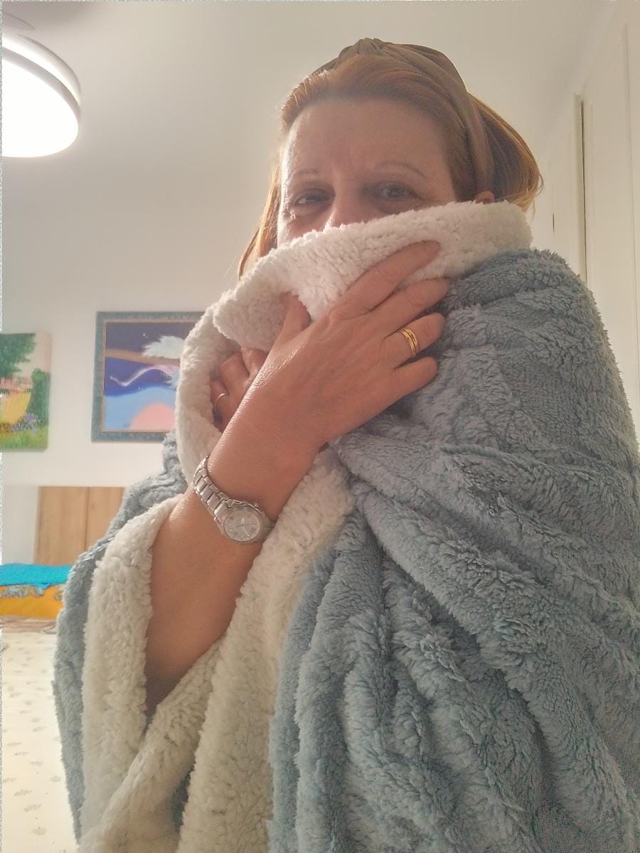 Customer photo review of Elegant Leaf Sherpa Blanket