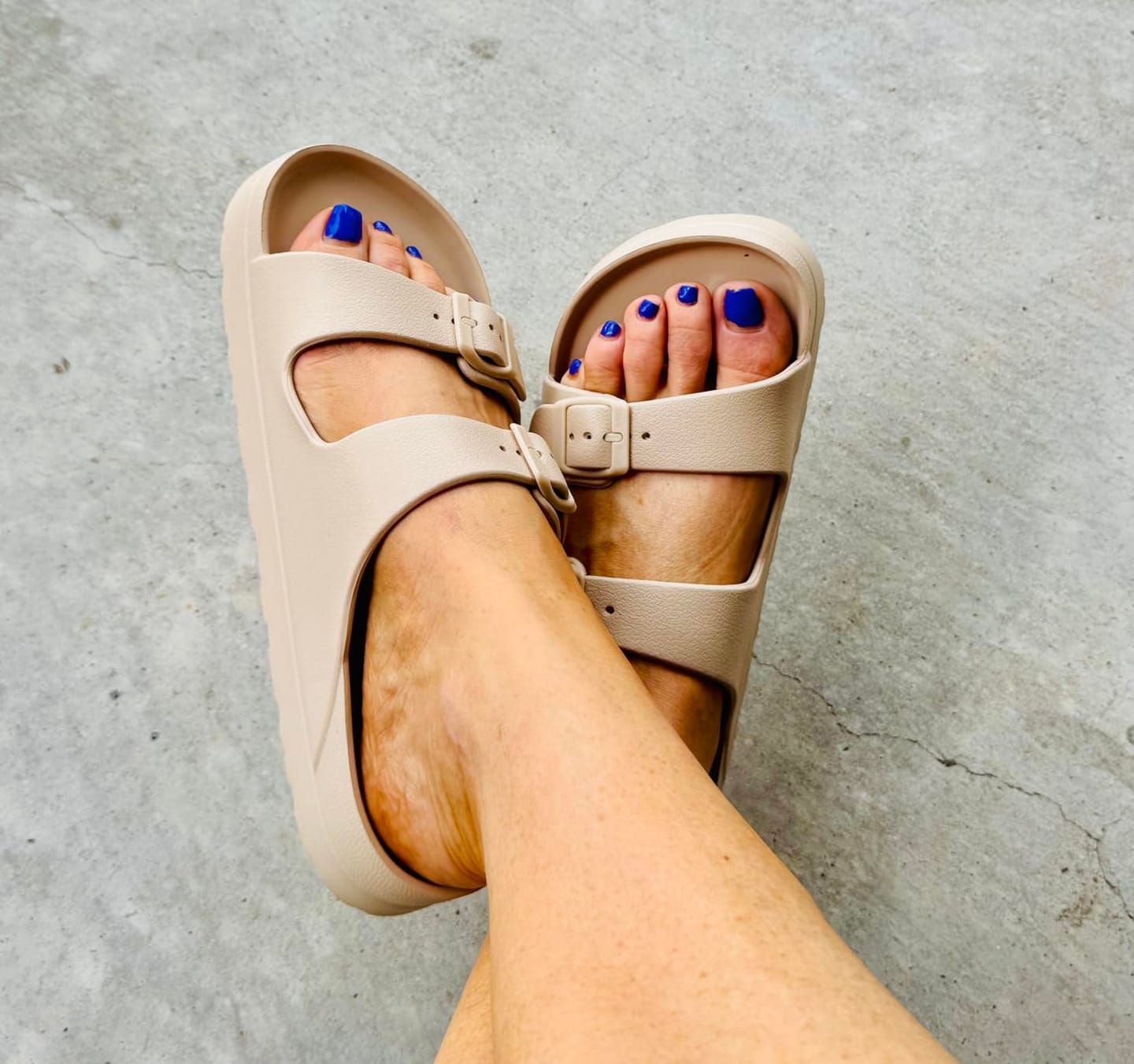 Customer photo review of Snuggi Arch Support Platfrom Sandals