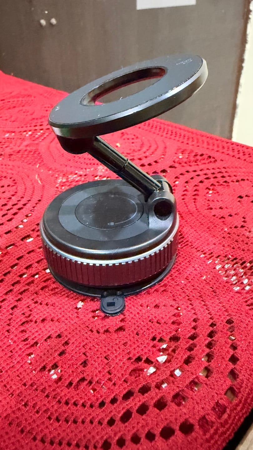 Customer photo review of 360° MagPro Magnetic Phone Holder by Casence