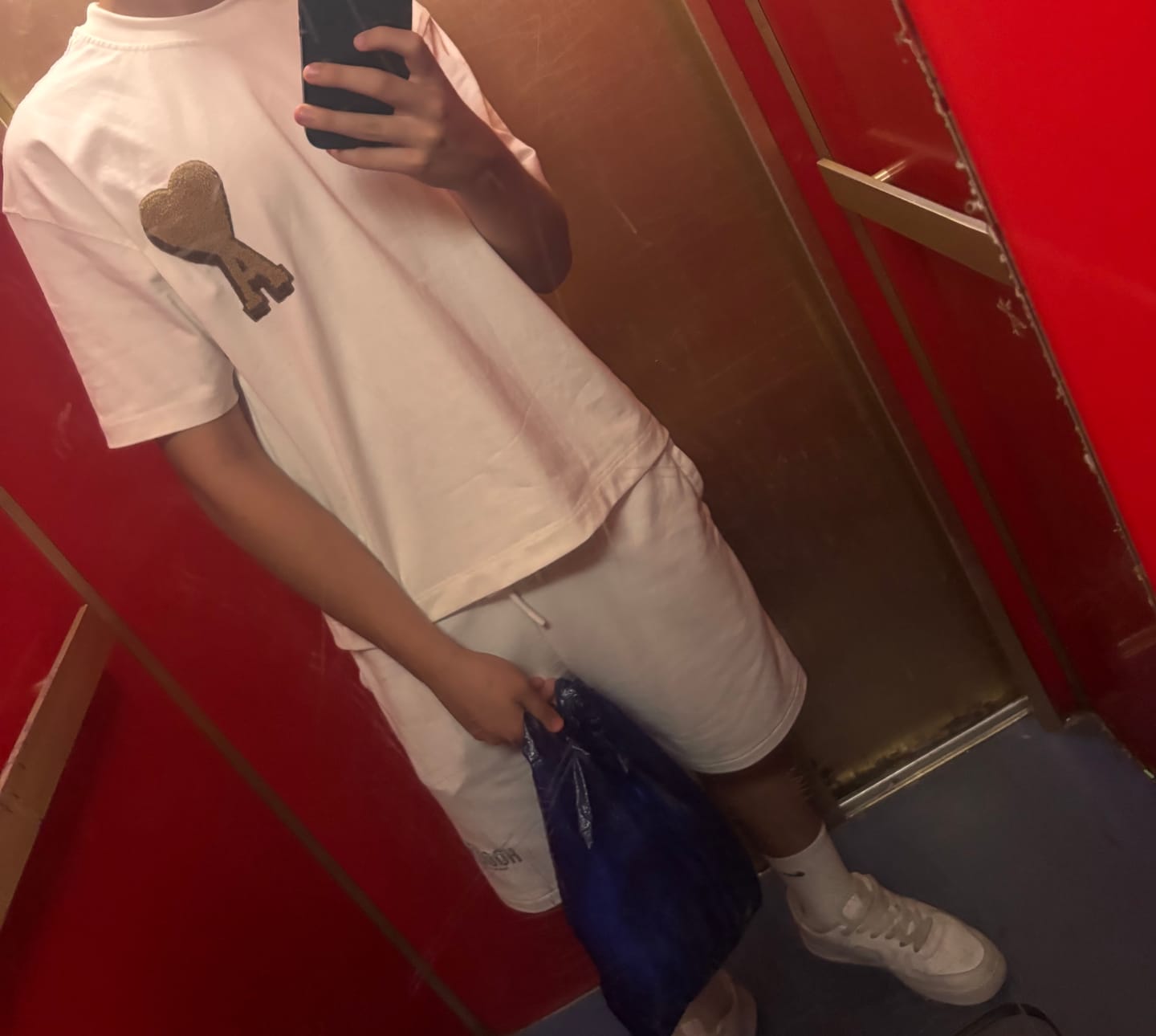Customer photo review of T-shirt Ami 001