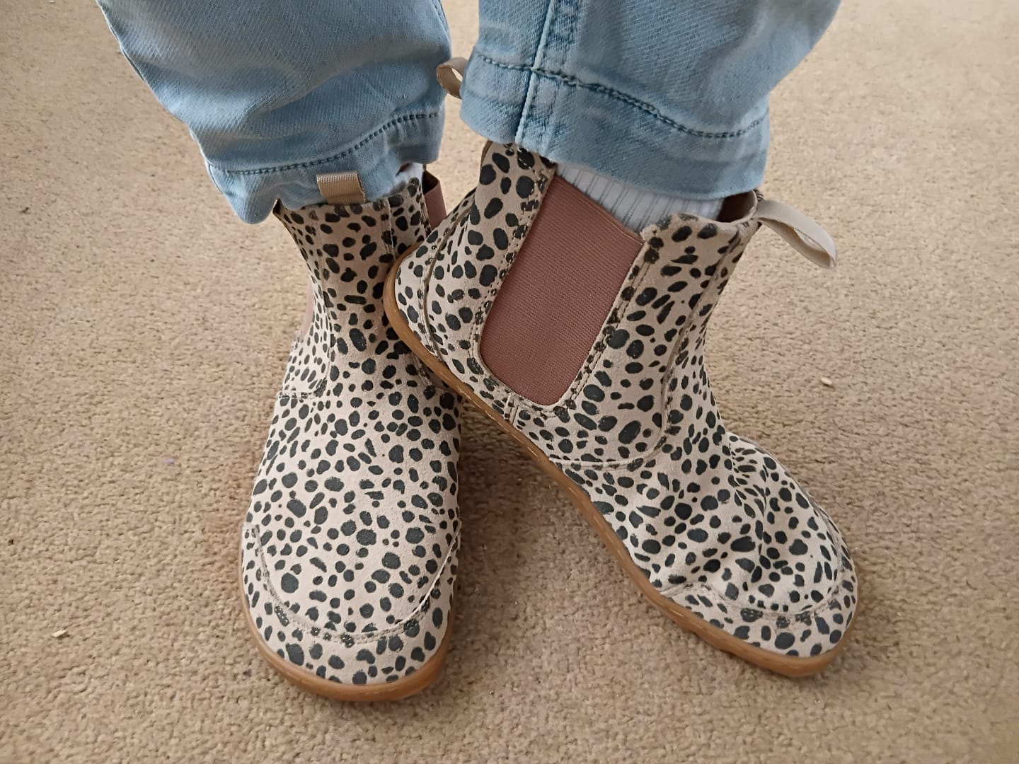 Customer photo review of CHEETAH | CHELSEA BOOTS - ADULTS