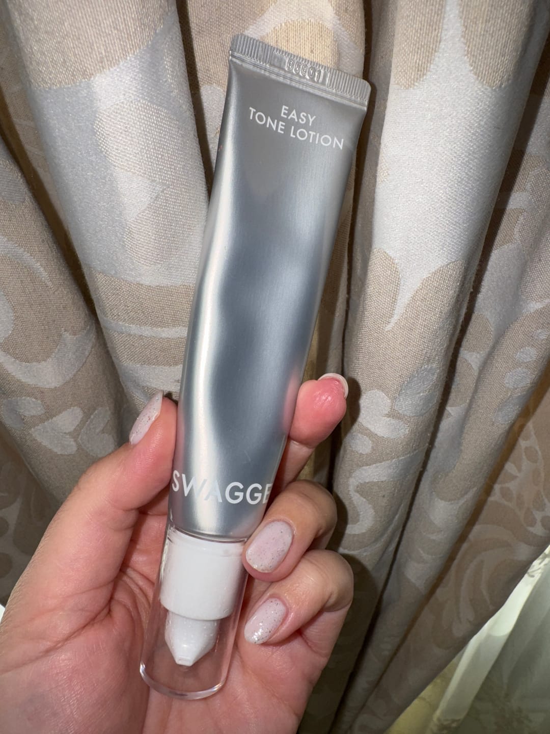 Customer photo review of Унисекс Тониращ хидратант със слънцезащитен фактор SPF50 Swagger Easy Tone Lotion SPF50+ PA++++