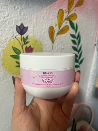 Customer photo review of Exfoliante de Manos y Pies - Cotton Candy 250 ml