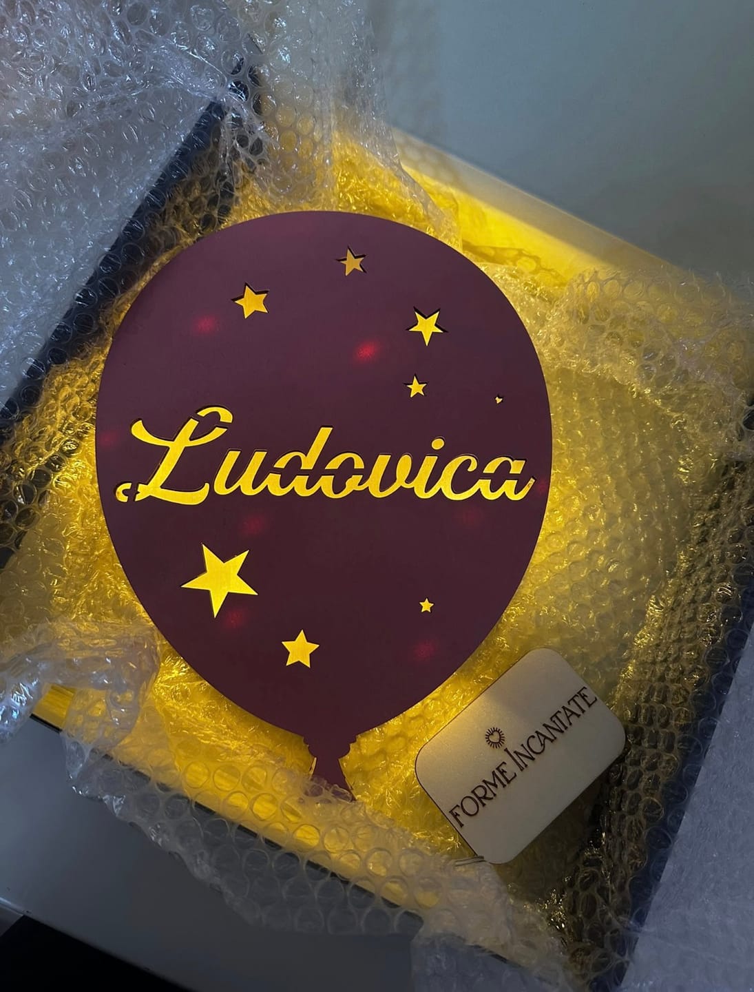 Customer photo review of Lampada Palloncino a Parete con Nome Personalizzato
