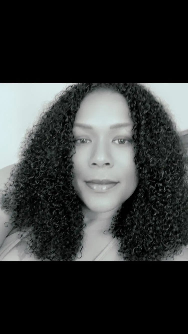 Customer photo review of Wavymy Upgrade Kinky Curly No Leave Out V Part Wig Human Hair Wear Go Glueless V Part Wig For Women 180% Density