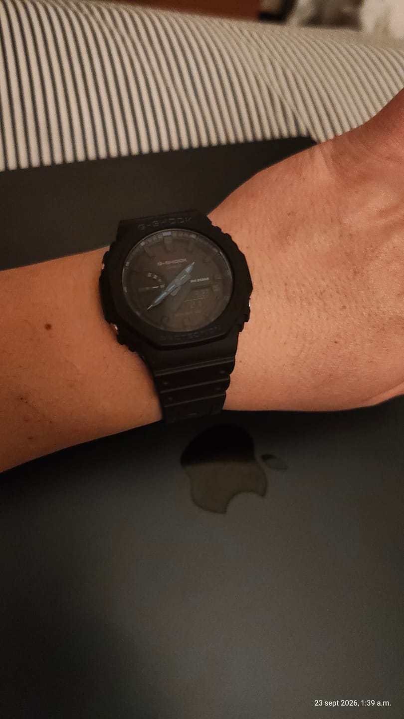 Customer photo review of Reloj Casio G-Shock Royal Oak "Casioak" GA-2100VB-1A Carbon Core Azul