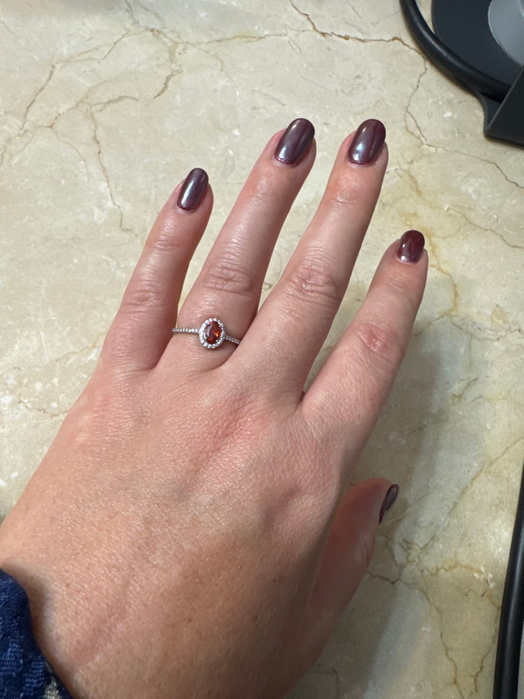 Customer photo review of Anillo Ovalo Con Zirconia Naranja