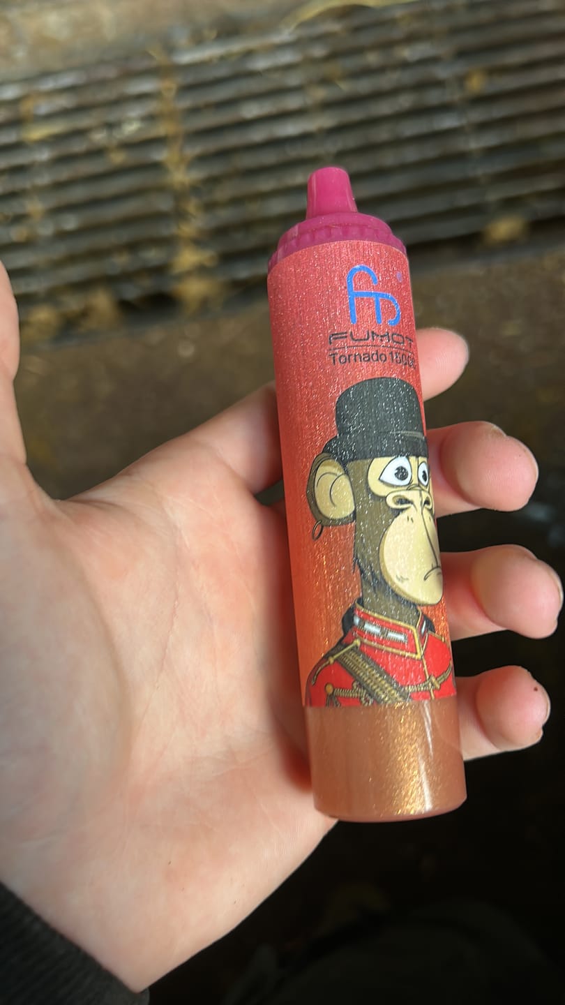 Customer photo review of Tornado Vape 15000 - Red Energy Ice