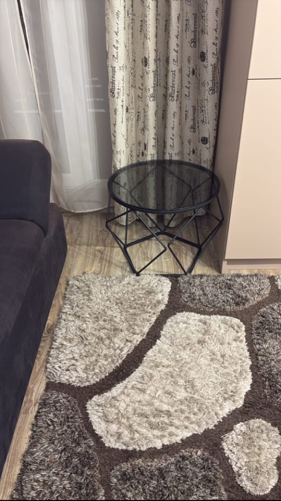 Customer photo review of VASAGLE Set de 2 mese de cafea rotunde, cadru otel si blat detasabil din sticla, 40cm si 50cm, negru