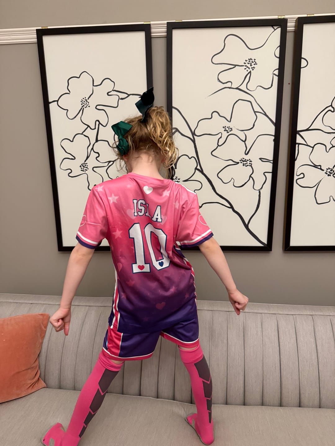Customer photo review of Custom Pink Classic Graffiti Pattern Sportswear Soccer Tops/Sets Jersey