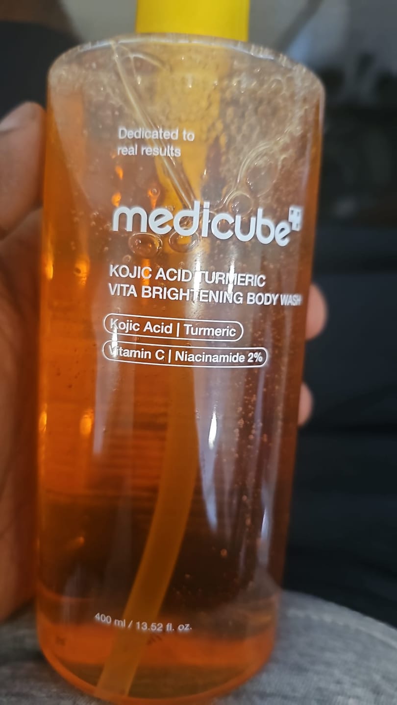 Customer photo review of [Medicube] Kojic Acid Turmeric Vita Brightening Body Wash 400ml