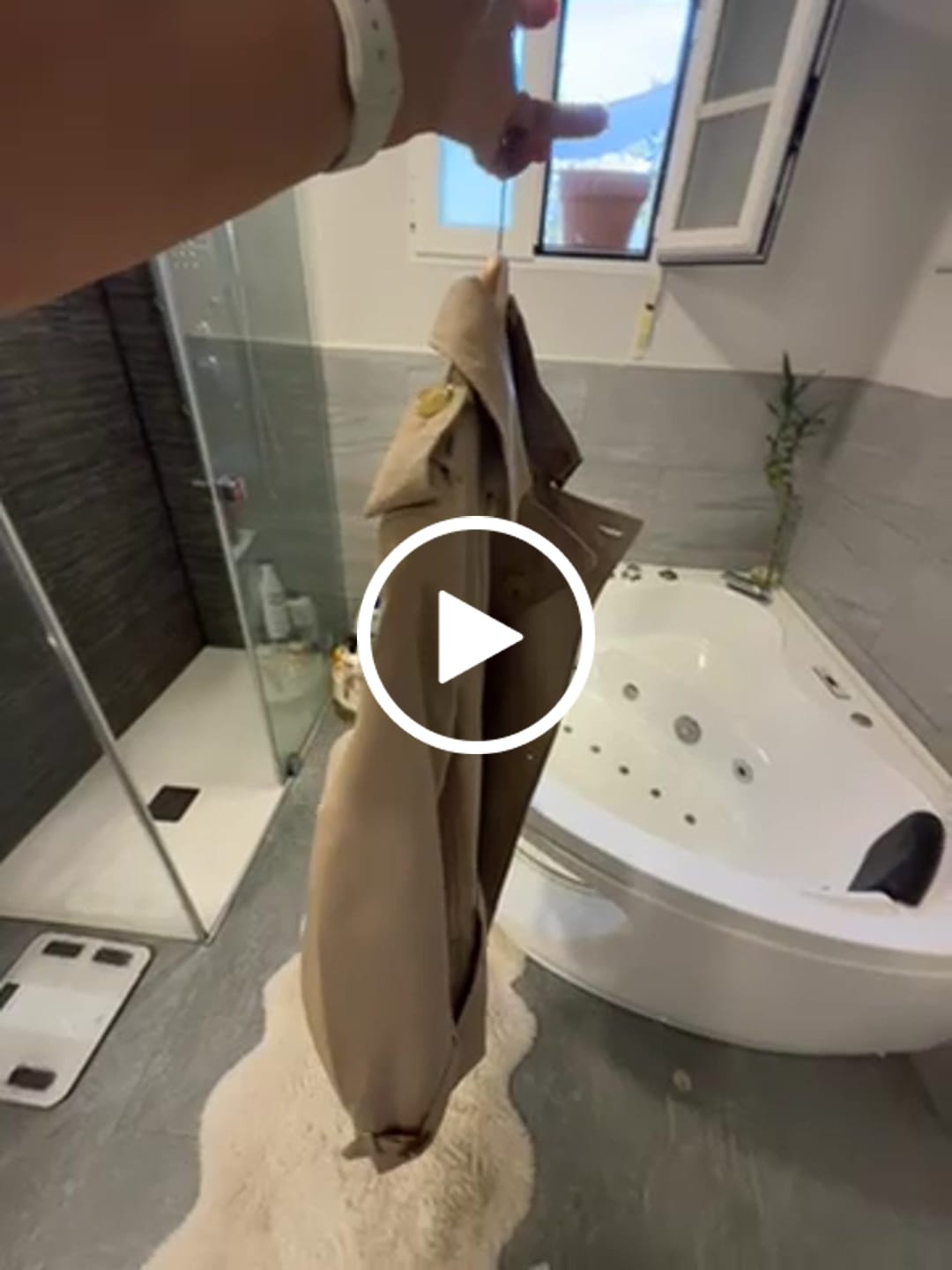 Customer video review of Bur 25 Chelsea Short Coat Beige Cotton 235677