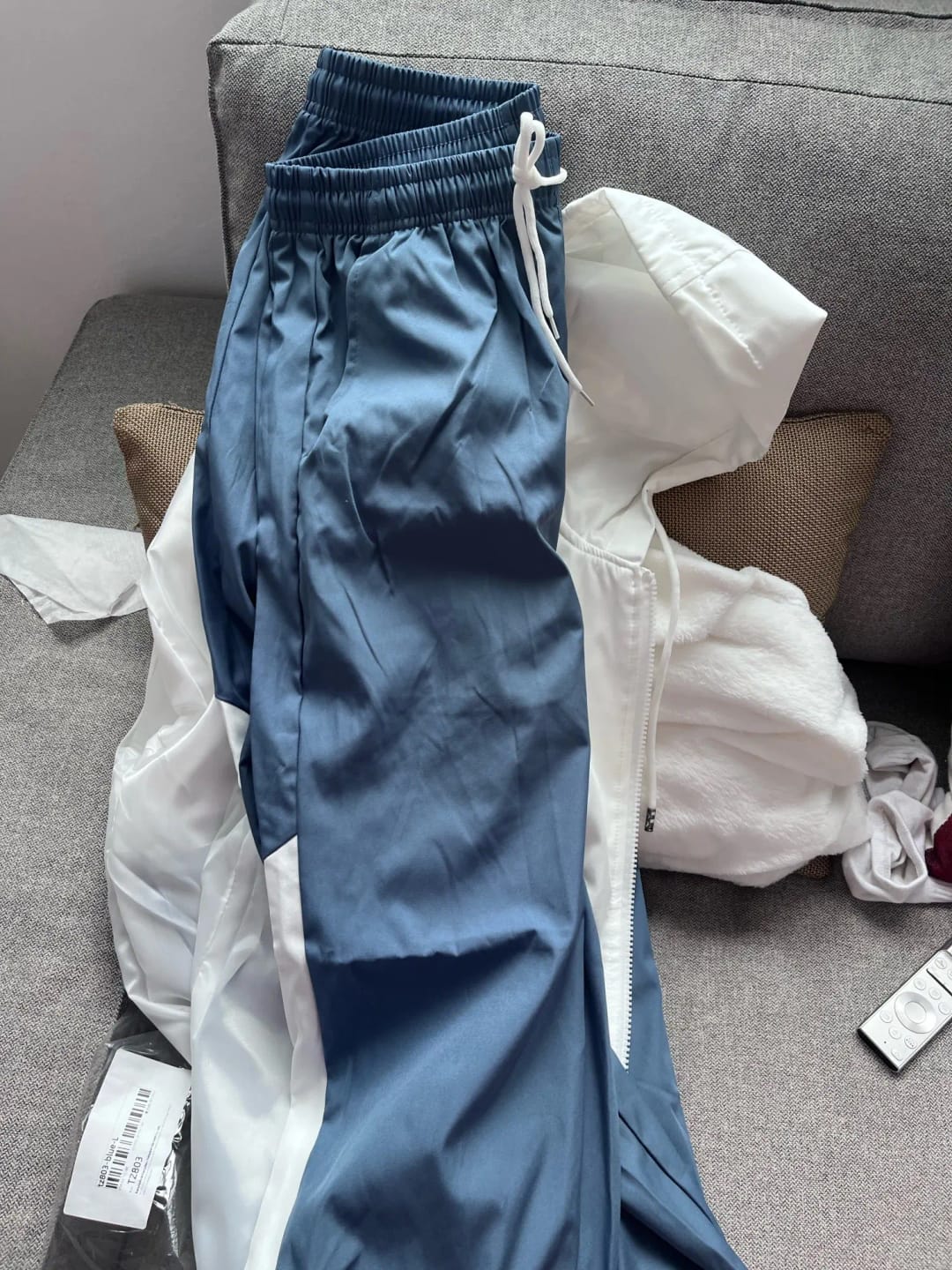 Customer photo review of Enzo – vyriškas sportinis kostiumas su gobtuvu