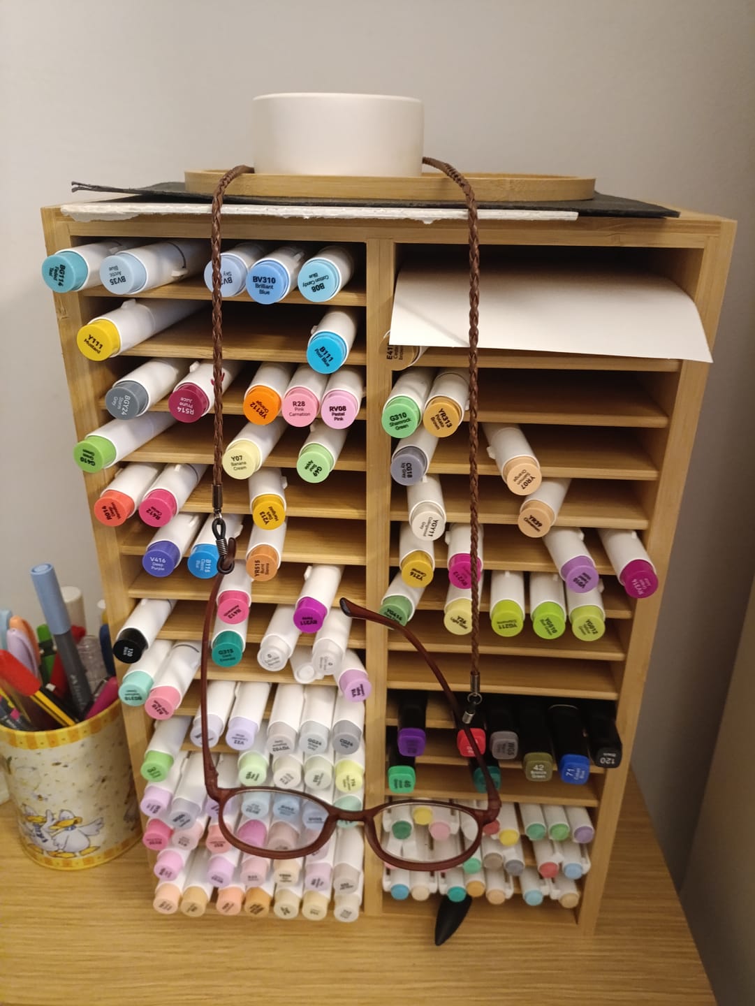 Customer photo review of Ohuhu Bamboo Marker Organizer