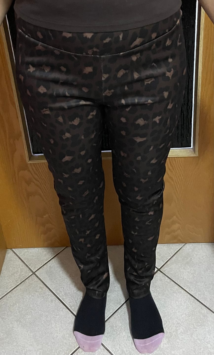 Customer photo review of Butterstoff Leggings LEO dark chocolate/schwarz