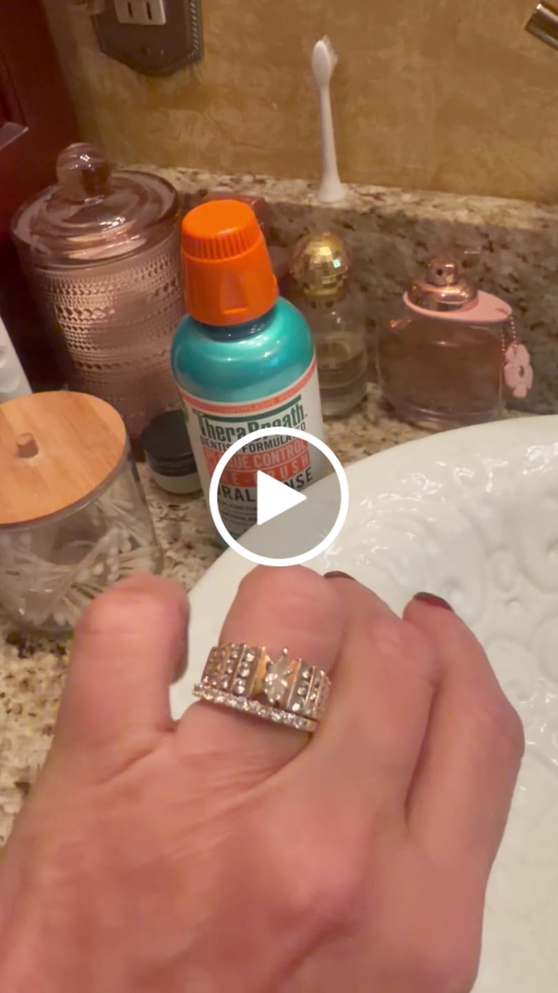 Customer video review of Gilded 1/2 Carat Lab-Grown Diamond Prong-Set Classic Band