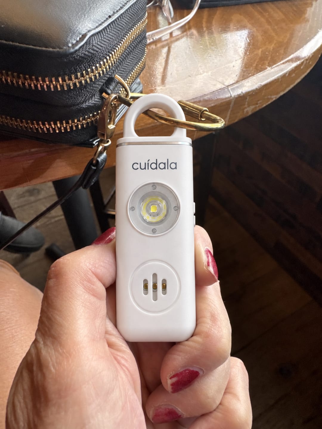 Customer photo review of Alarma Personal Cuidala