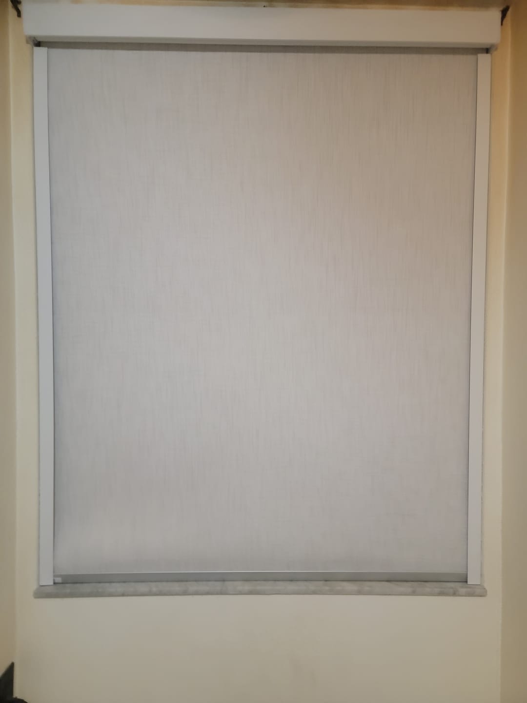 Customer photo review of Bringnox Motorized Roller Shades 100% Blackout Vigor