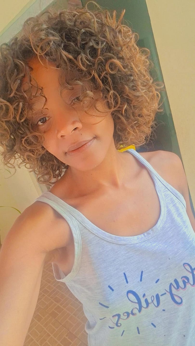 Customer photo review of Wig Mila Castanho T2/30 Cacheada