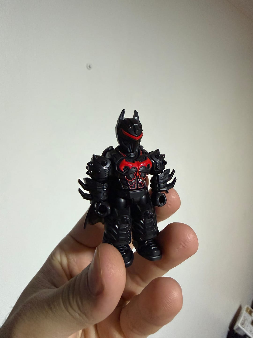 Customer photo review of Figura Sorpresa - DC Defender Version 03 -  Arkham: Chaos Prologue - Model Kit - BLOKEES