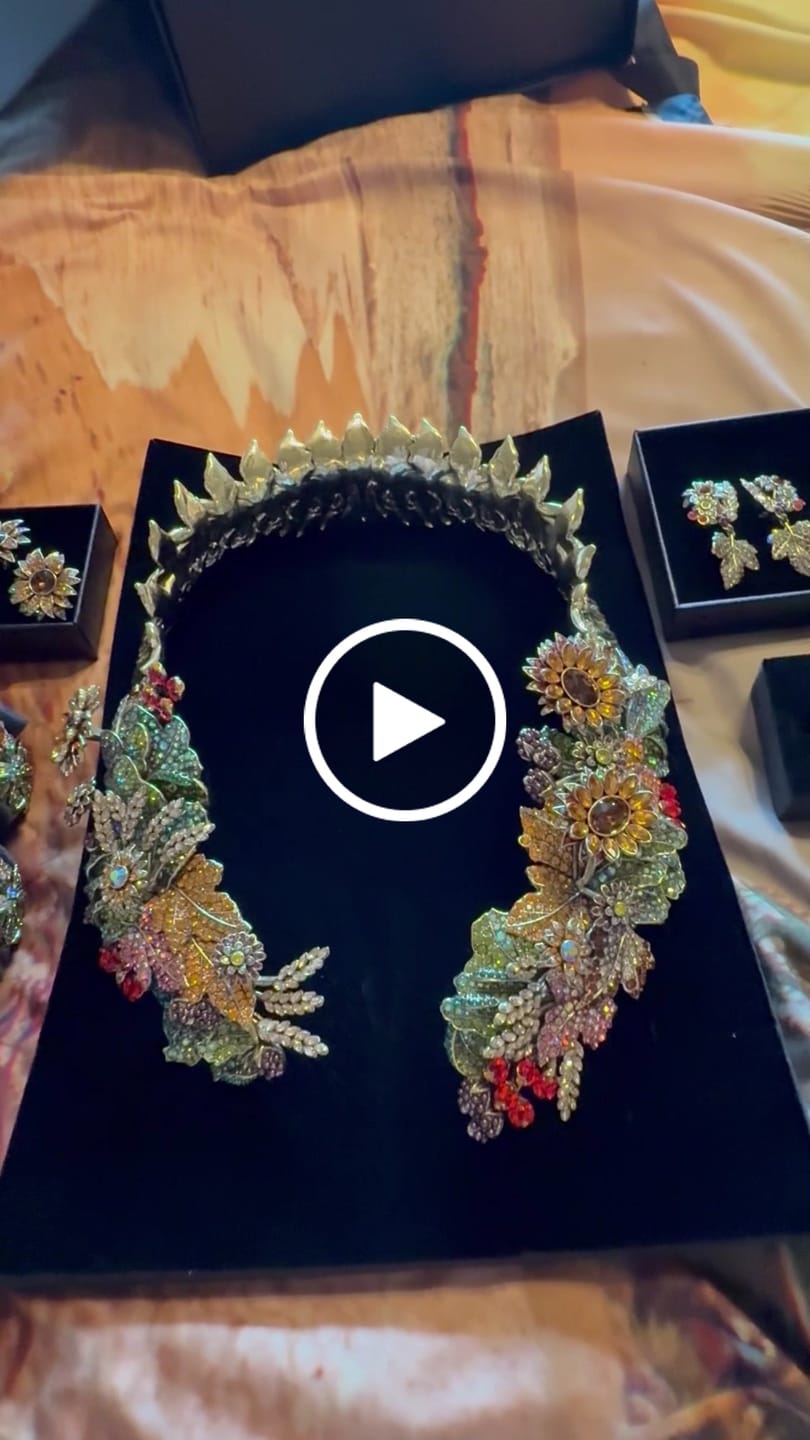 Customer video review of HEIDI DAUS® "Goddess of Abundance" Crystal Harvest Statement Collar Necklace