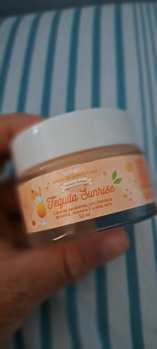 Customer photo review of Crema de Manos y Pies - Tequila Sunrise 500 ml